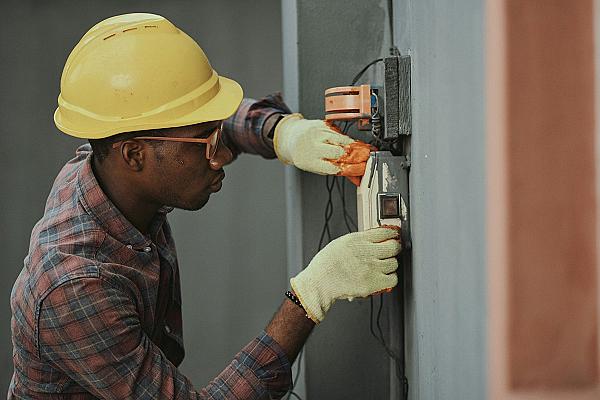Sécurité Électrique à la Maison : Le Guide Essentiel